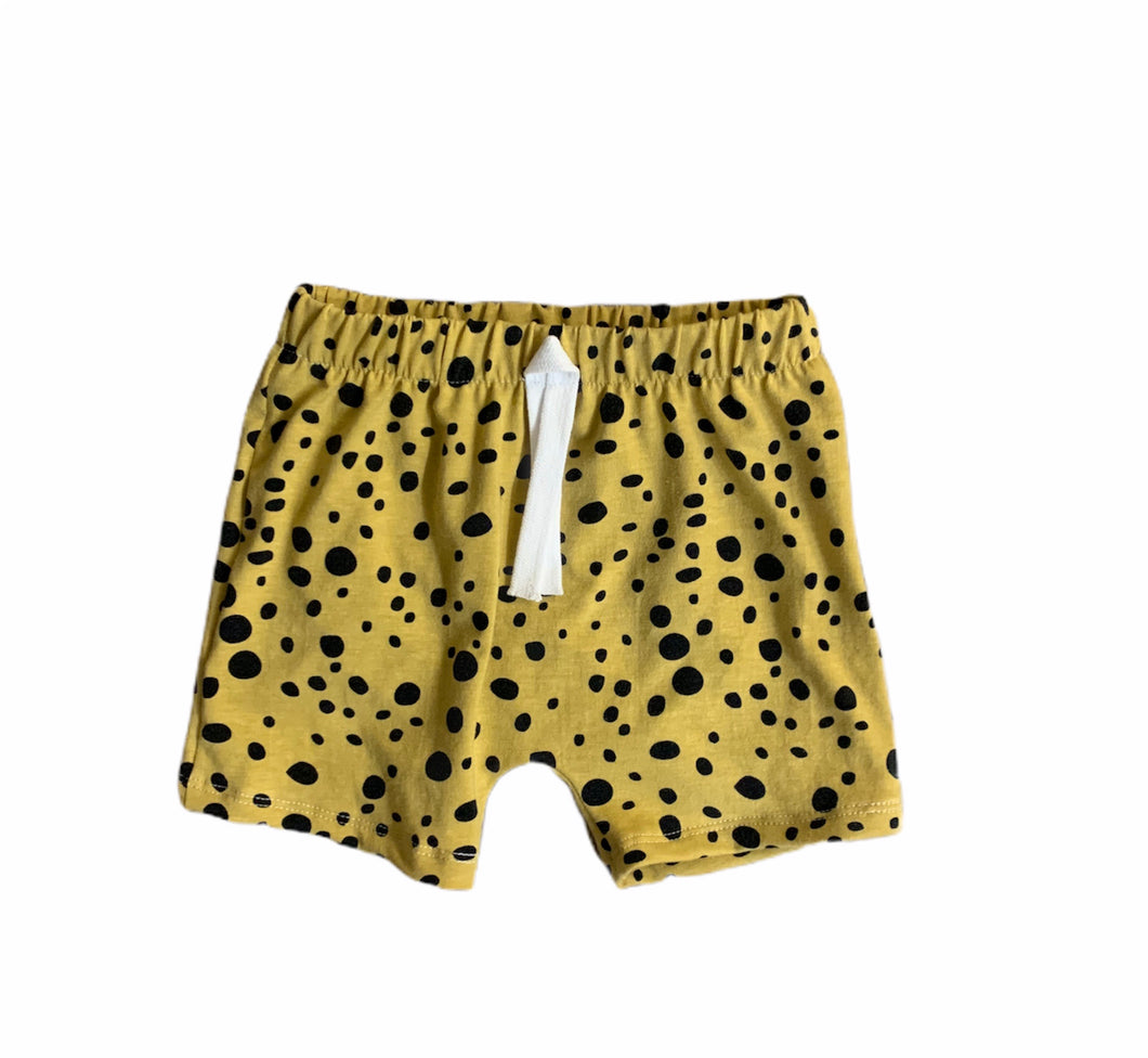 Beach Shorts in Yellow Cheetah Spots